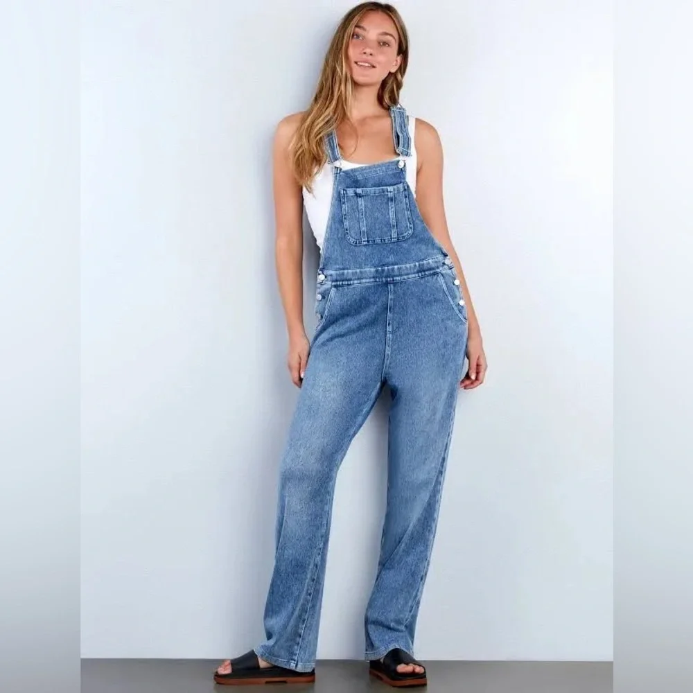 ๐ Wash Lab Blue Rain Denim Wide Leg Open Back Overalls, New with Tags, Medium - Picture 2 of 8